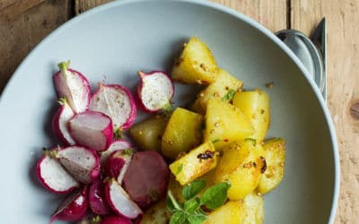 Ofengeröstete Radieschen mit Koriander-Kartoffeln oder ja, Radieschen gehen auch warm